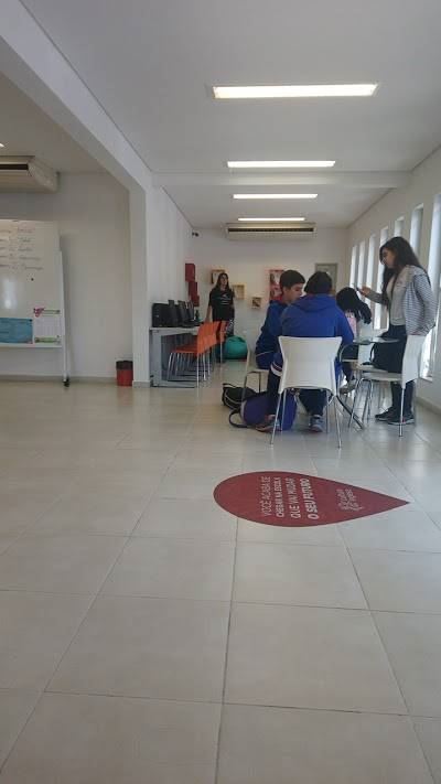 Entry - Escola de Inglês - Itaquera